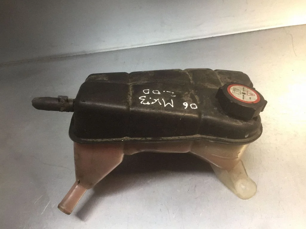 Coolant expansion tank/reservoir 1S718K218