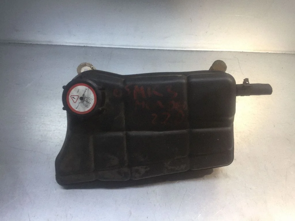 Coolant expansion tank/reservoir 1S718K218