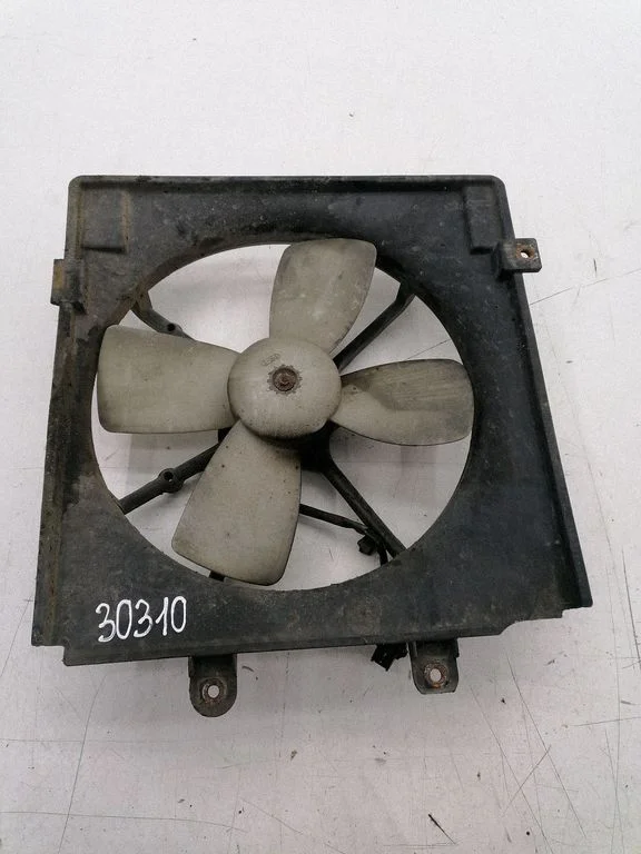 Radiator cooling fan shroud