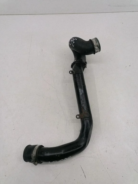 Intercooler hose/pipe 059145731M