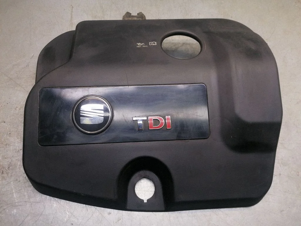 Engine cover (trim) 7M3103925B