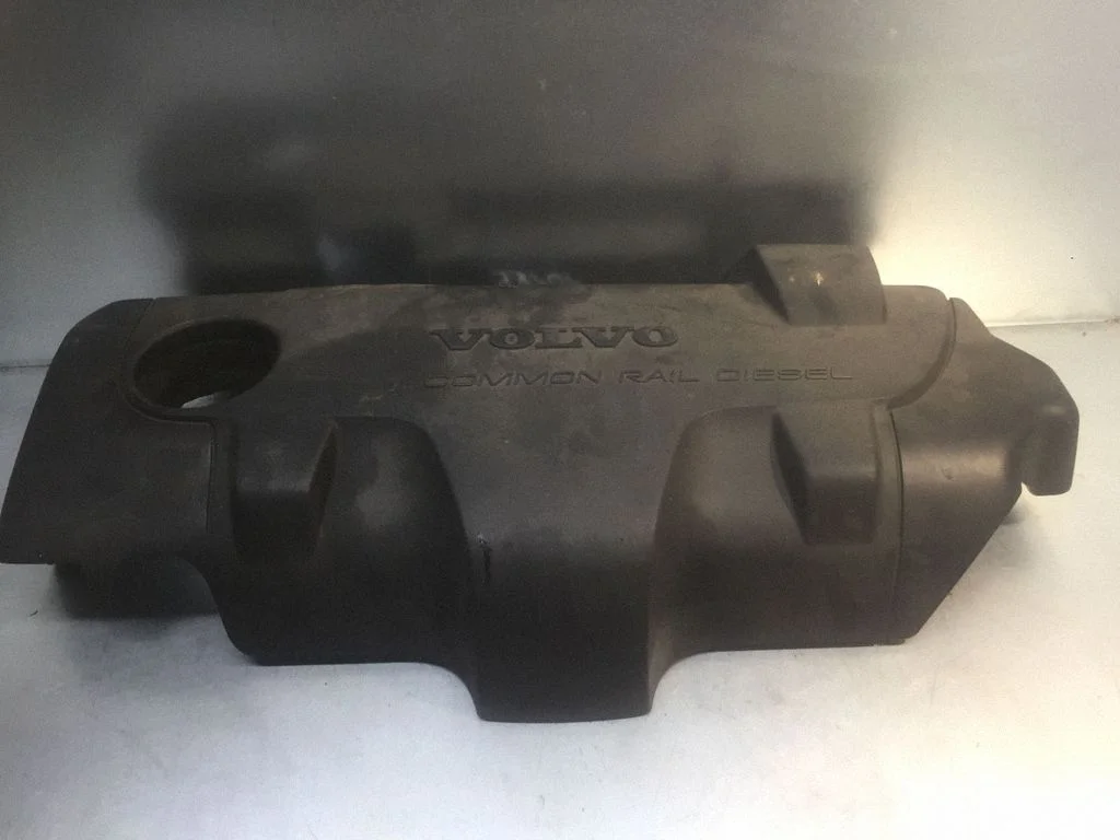 Engine cover (trim) 18020475