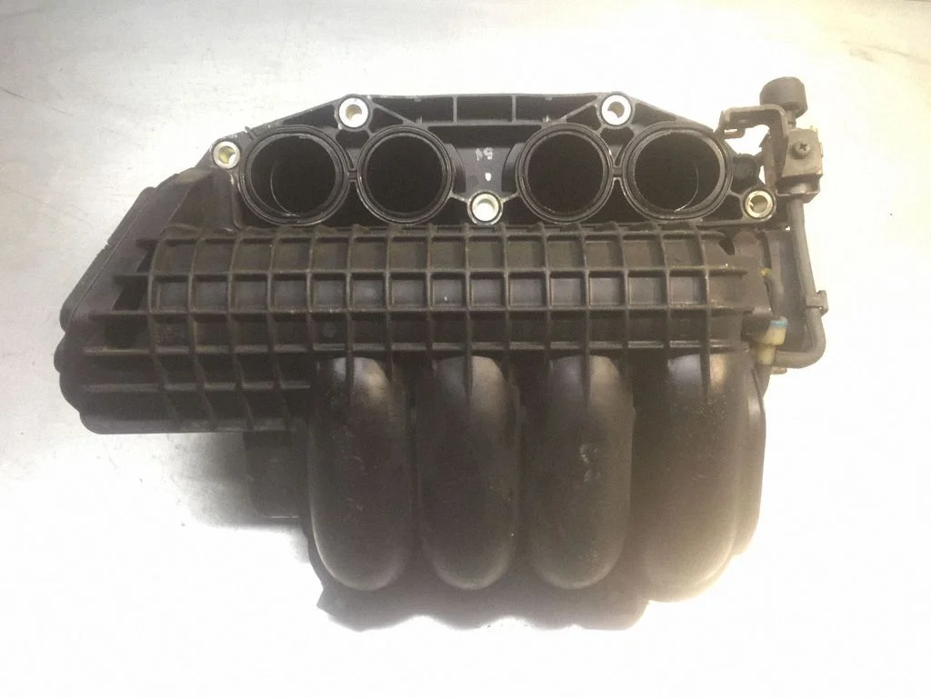 Intake manifold – Honda CR-V (2002-2006)