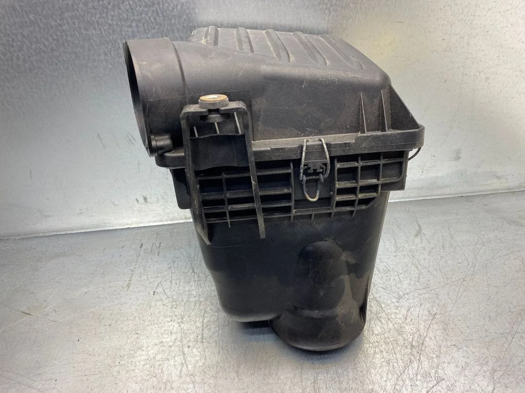 Air filter box 0111018A