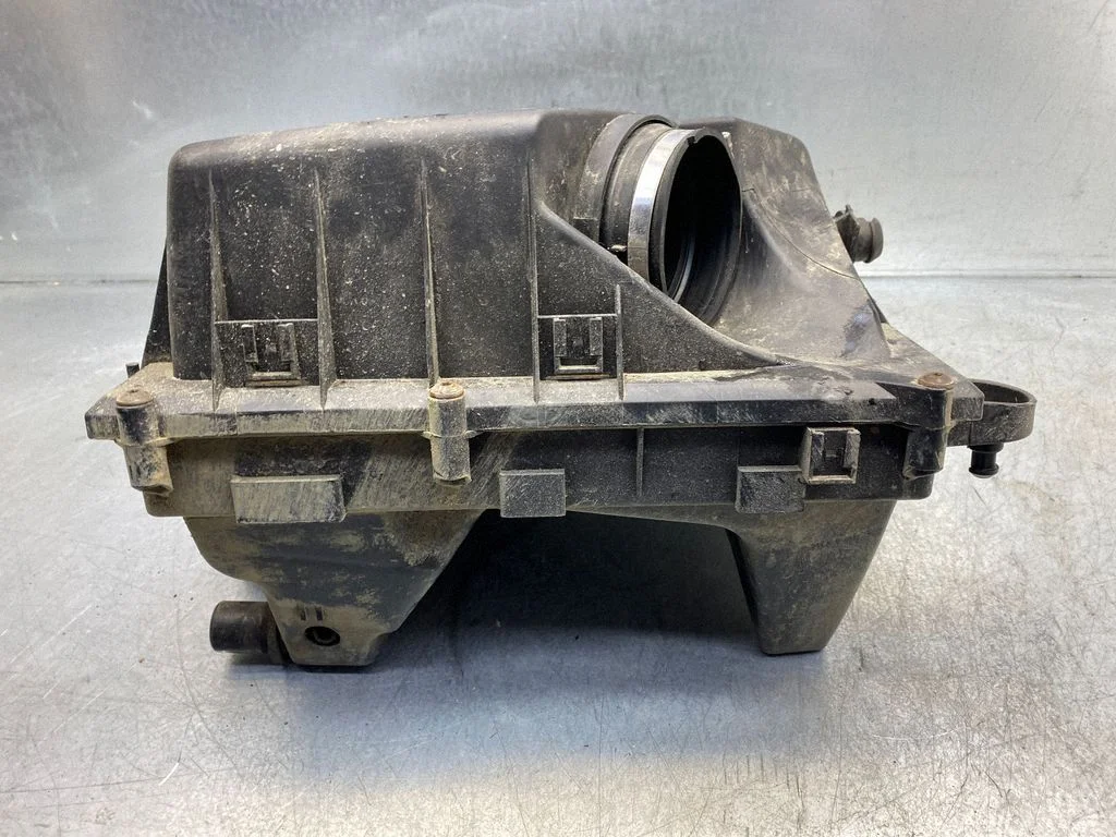 Air filter box