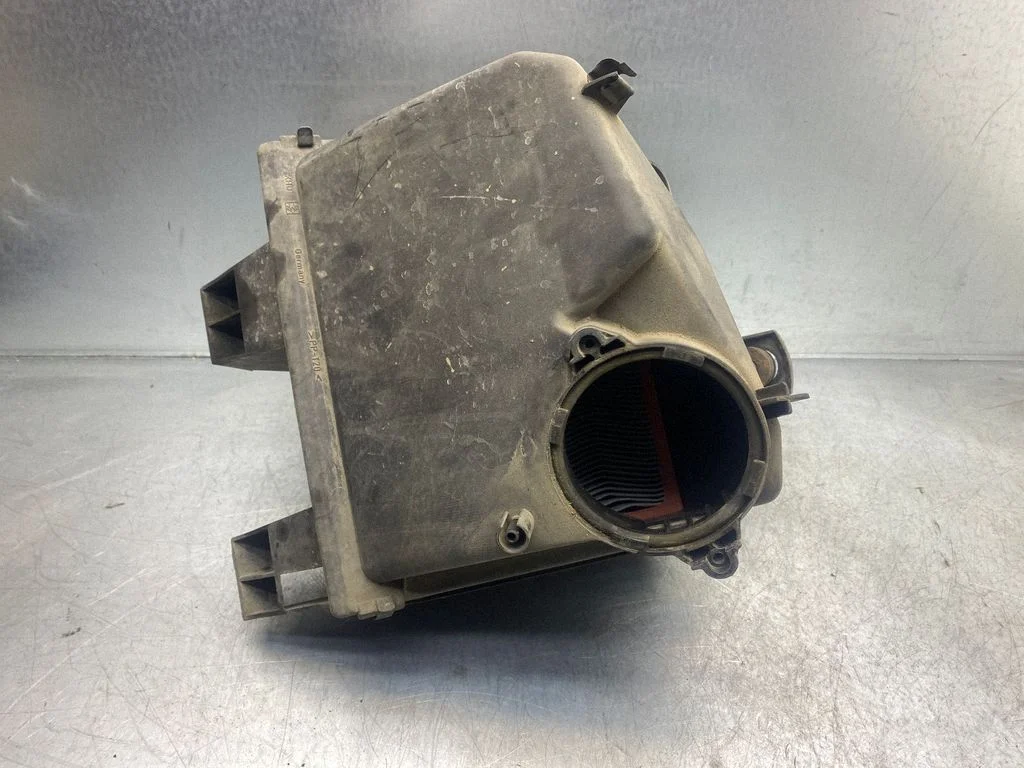 Air filter box 4B0133837
