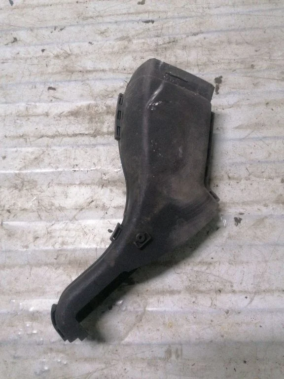 Air intake duct part 058129617D