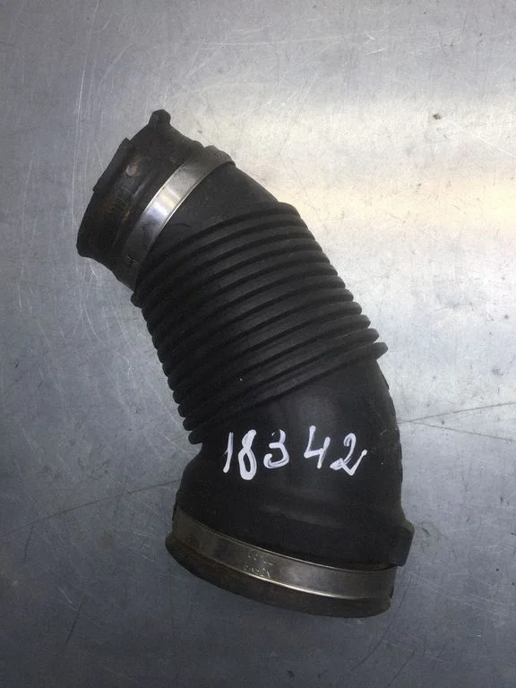 Air intake hose/pipe 4F0129615G