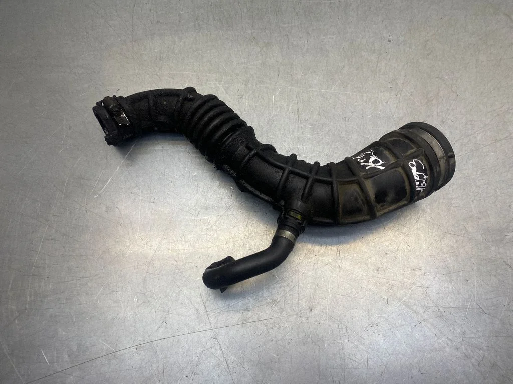 Air intake hose/pipe
