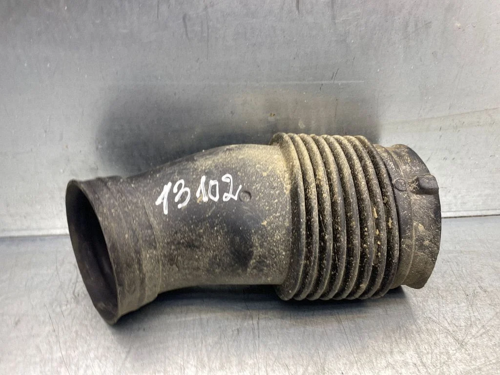 Air intake hose/pipe
