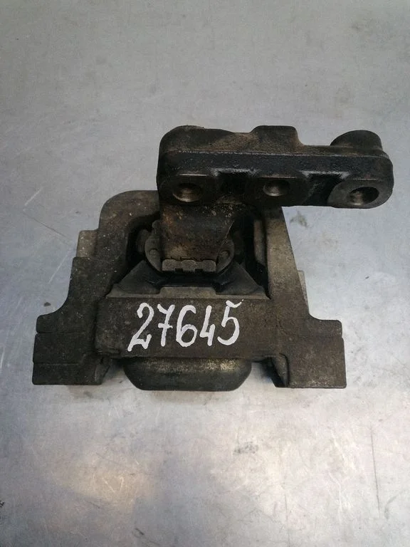 Engine mount bracket