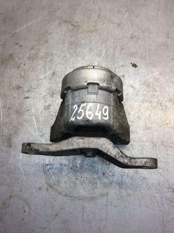 Engine mount bracket 6G916F012DD