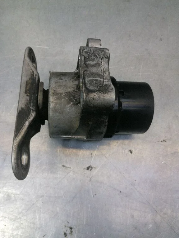 Dzinēja spilvens 4X436F012AA