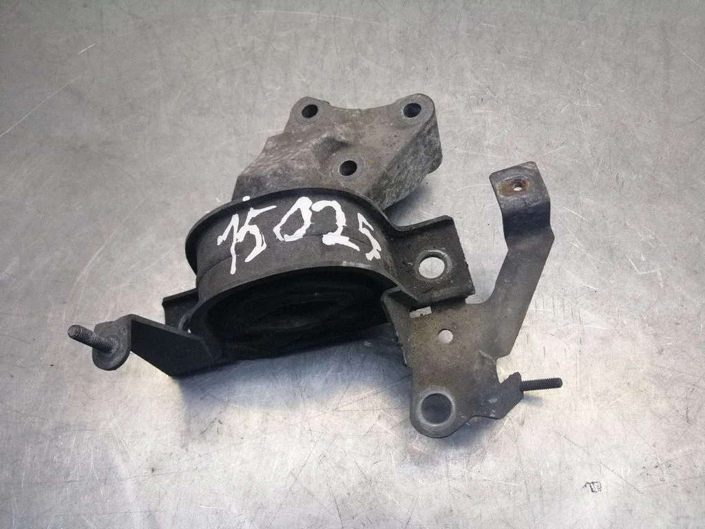 Engine mount bracket