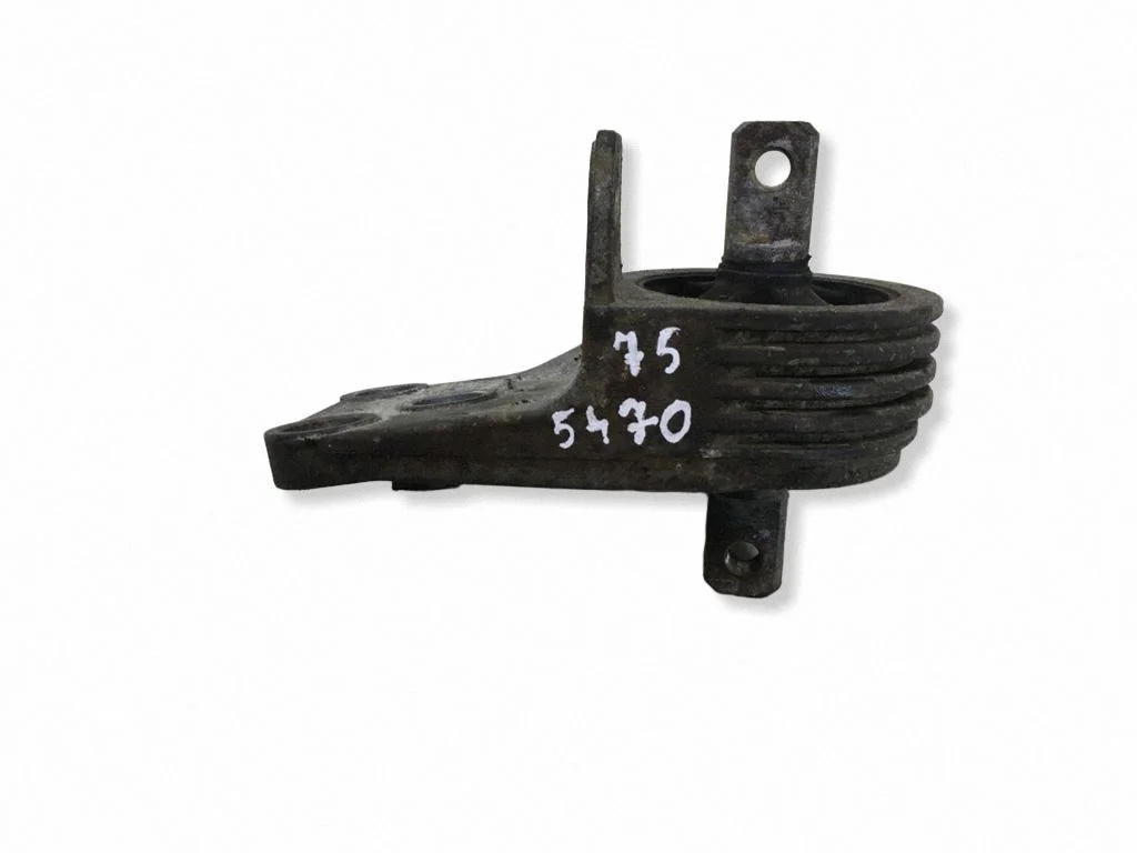 Engine mount bracket 326A56