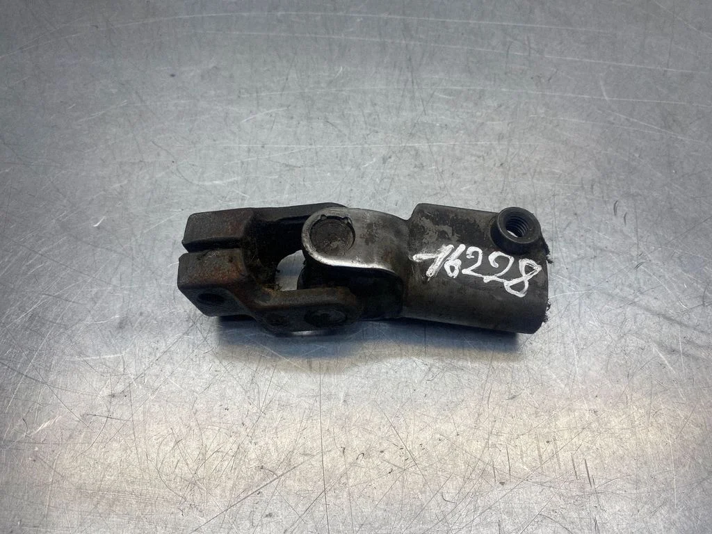 Steering column universal joint