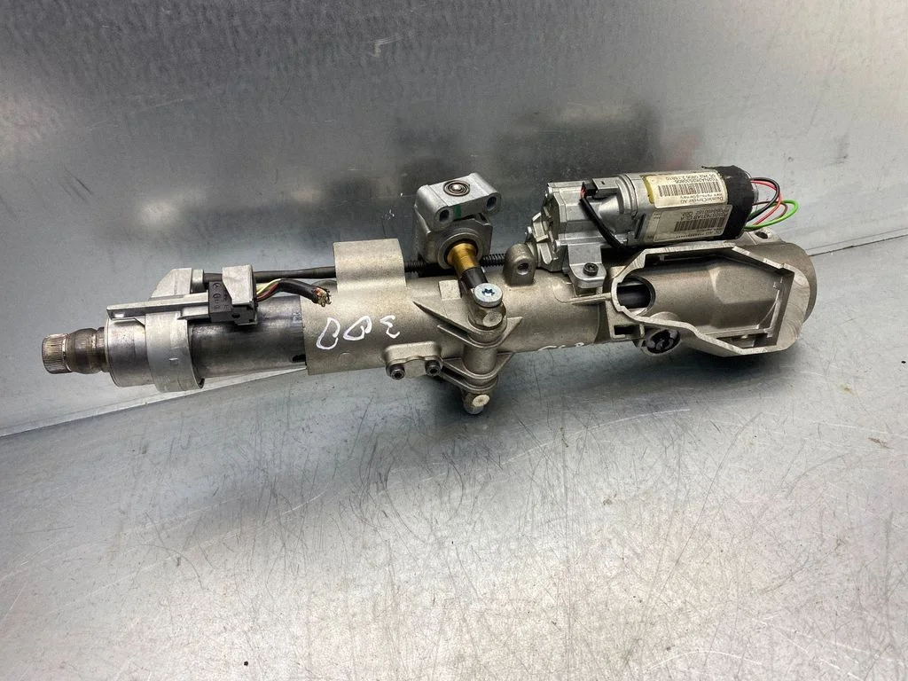 Steering wheel axle P05057431AB