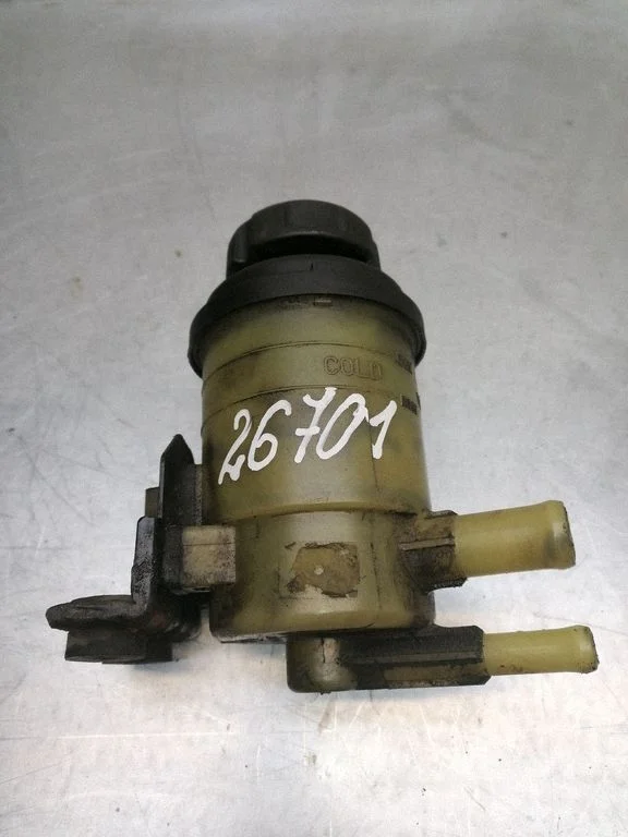Power steering fluid tank/reservoir