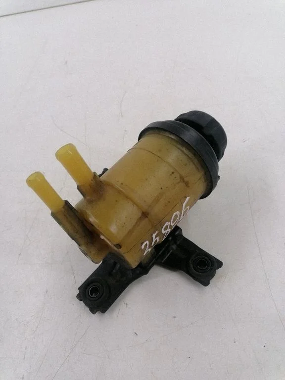 Power steering fluid tank/reservoir
