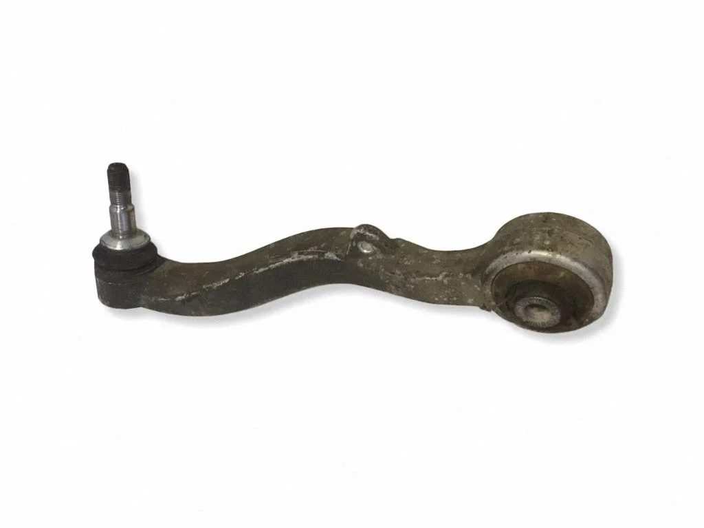 Front lower control arm/wishbone – right
