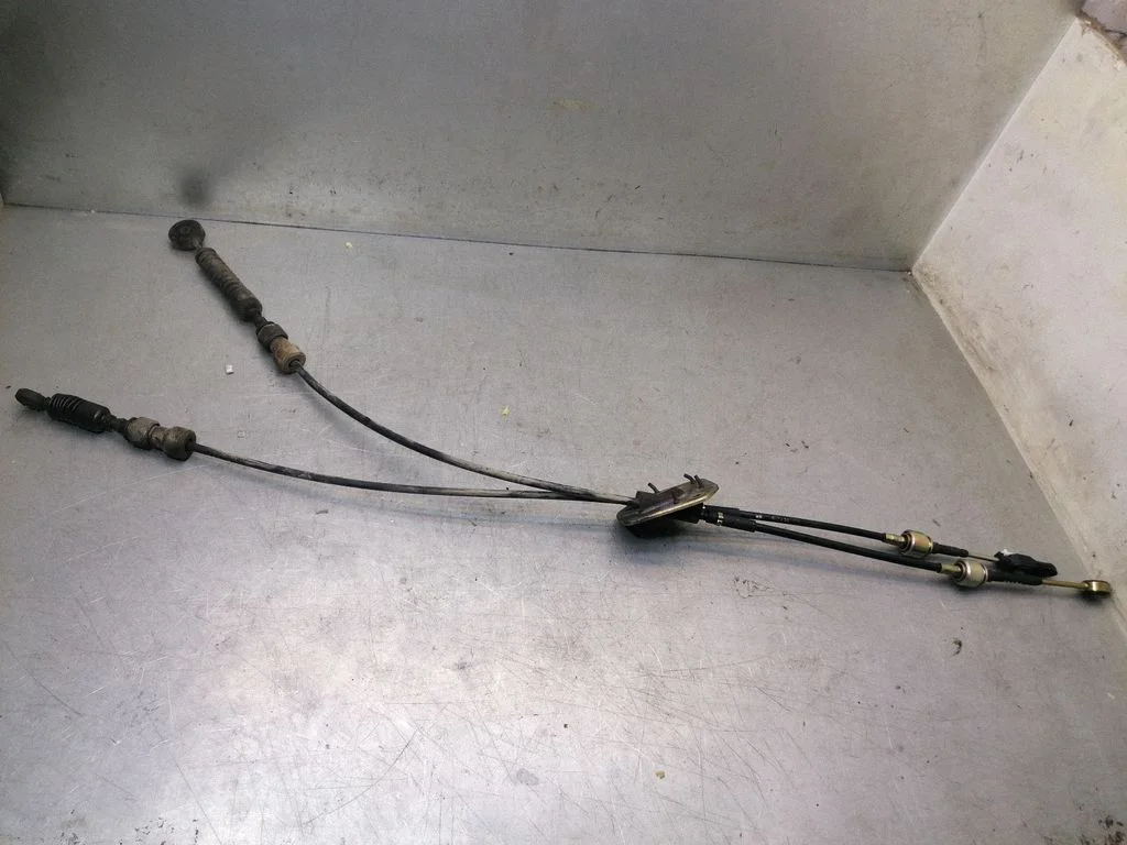 Gear shift cable linkage – Nissan Primera (2002-2007)