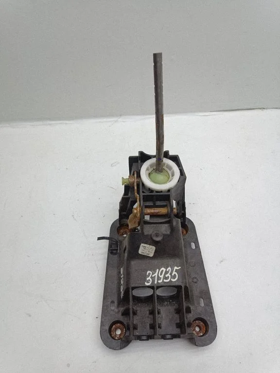 Gear selector mechanism 9685232980