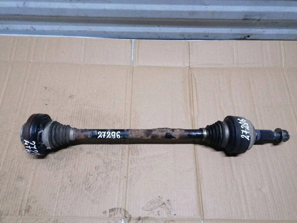 Rear driveshaft 7L0501201A
