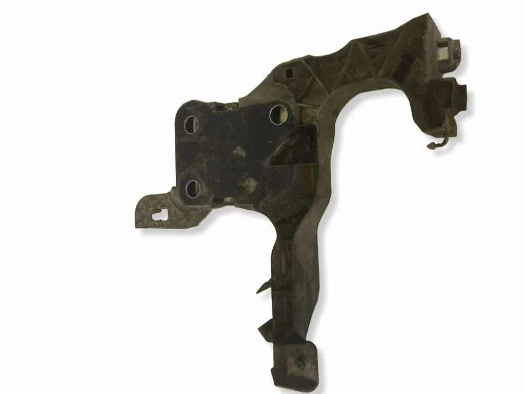 Front bumper mounting bracket 8200137496