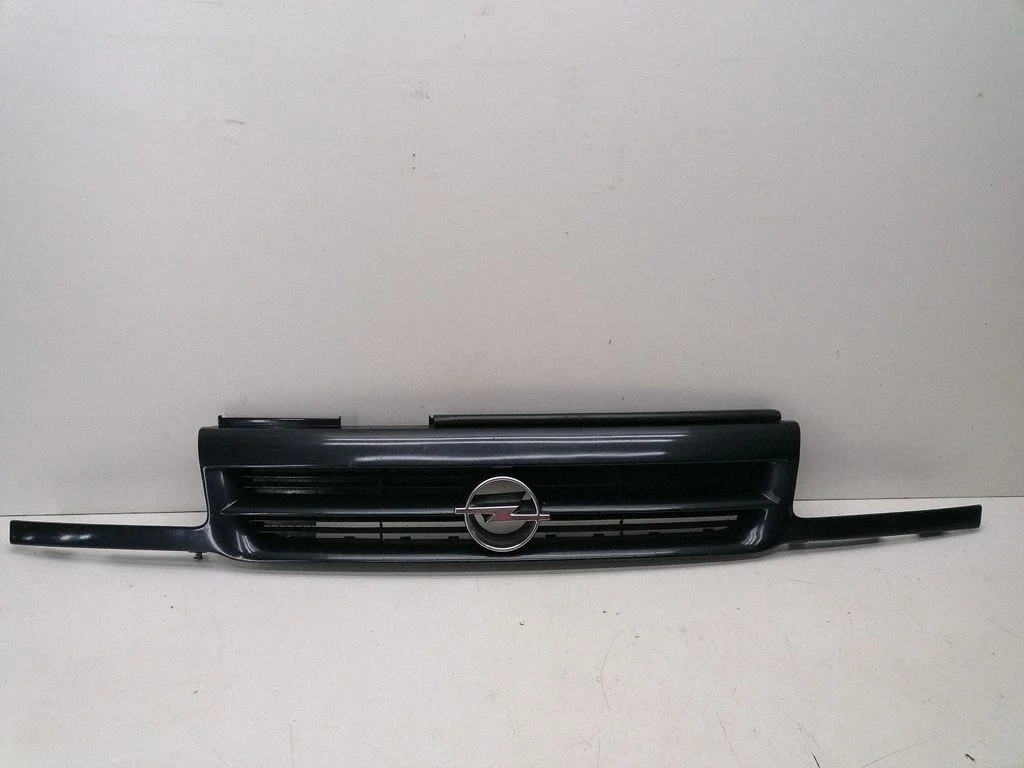 Esistange ülemine radiaatorivõre – Opel Astra F (1992-1998)
