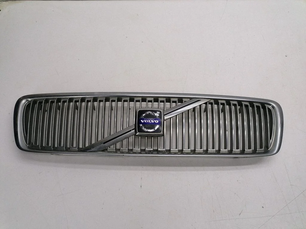 Front bumper upper radiator grill 9190385