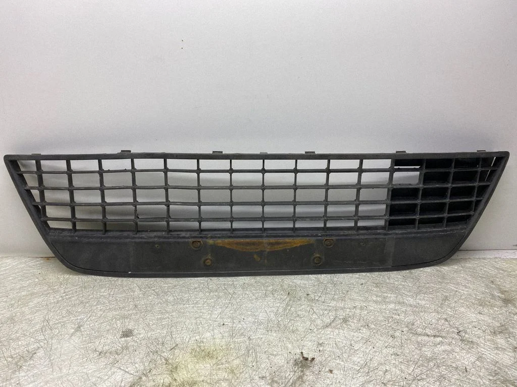 Front bumper lower grill 7S7117B968D