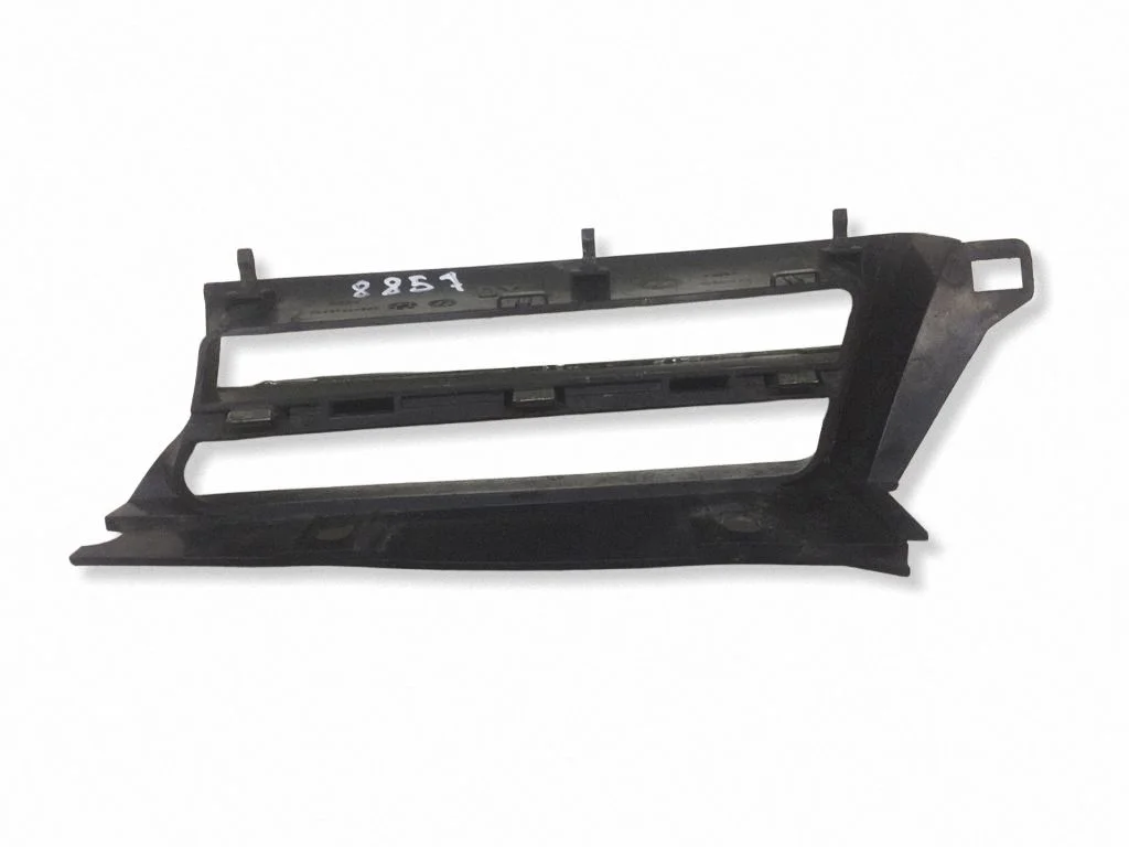 Front bumper upper radiator grill 156017391