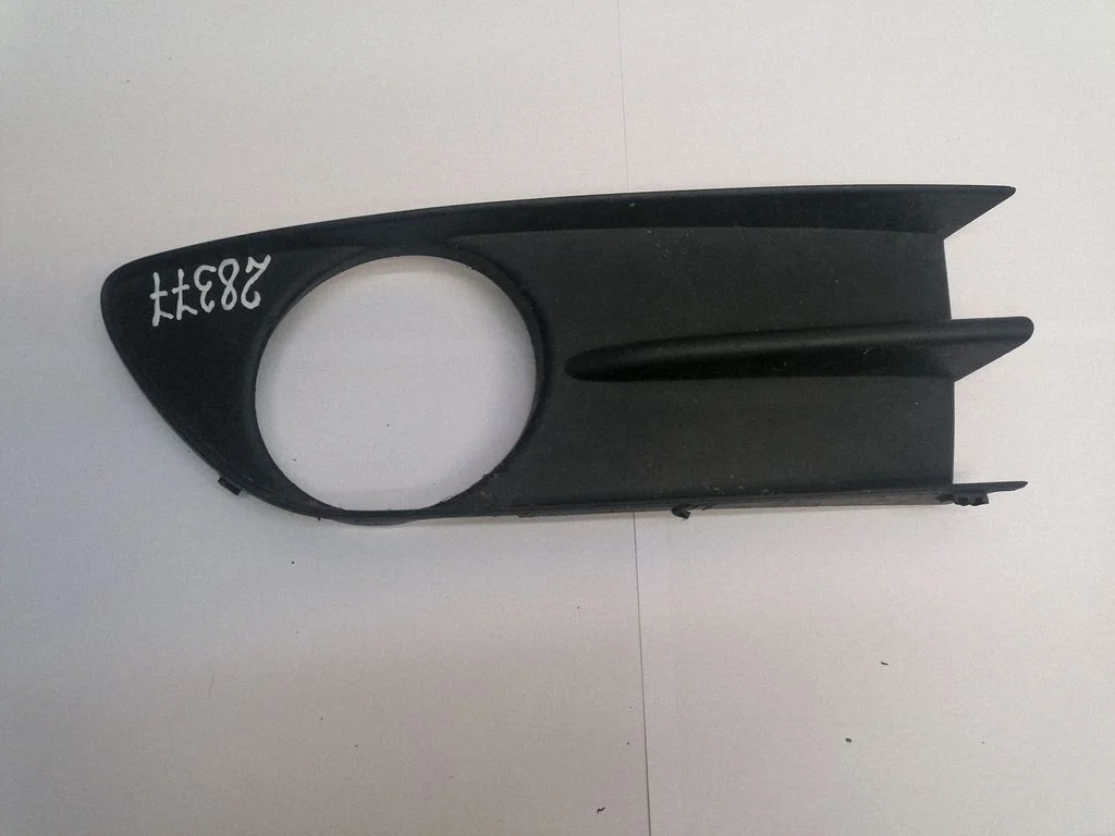 Front fog light trim/grill G000009745