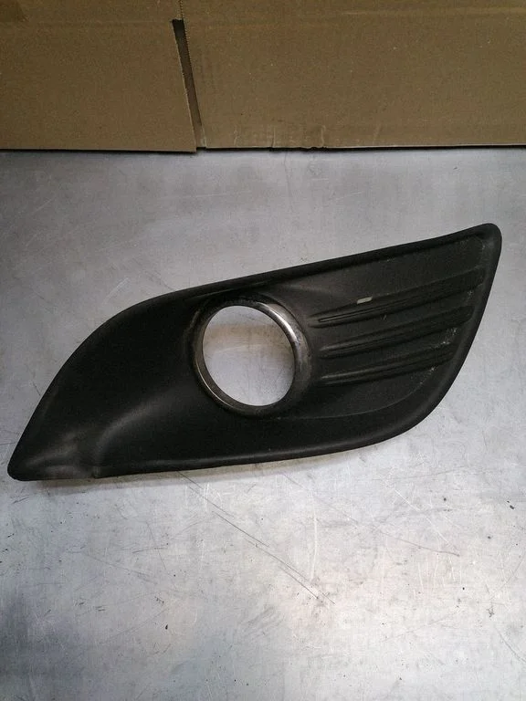 Udutule iluliist / võre – Ford Focus C-MAX (2003-2010)