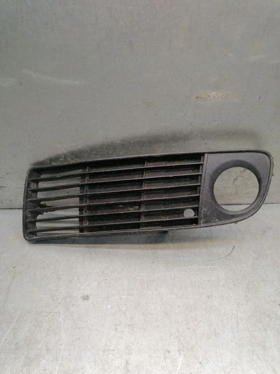 Front fog light trim/grill 4B0807681S