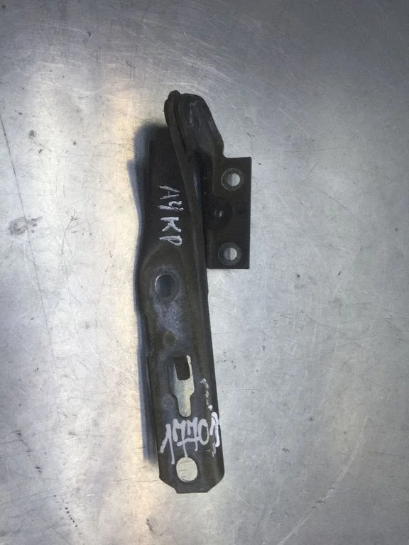 Engine bonnet/hood hinges 8E0823301