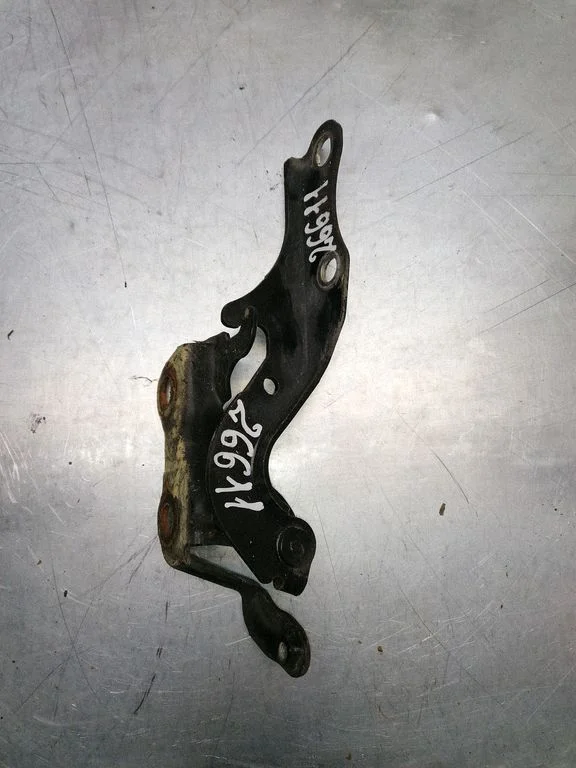 Engine bonnet/hood hinges – Toyota Prius (XW10) (1997-2003)