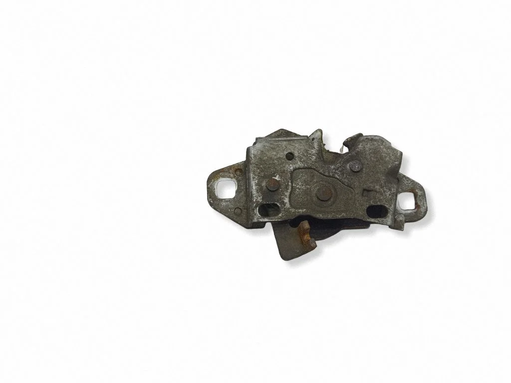 Engine bonnet/hood lock/catch