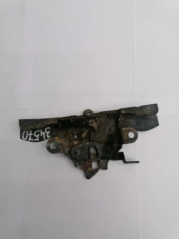 Engine bonnet/hood lock/catch