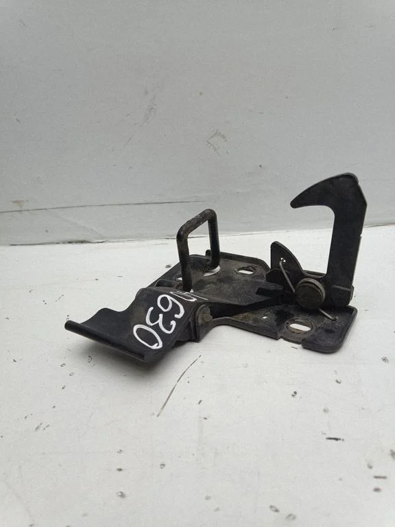Engine bonnet/hood lock/catch
