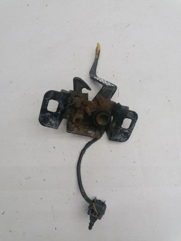 Engine bonnet/hood lock/catch 13371992