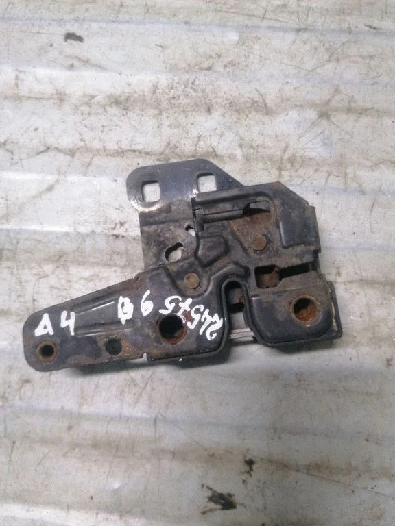 Engine bonnet/hood lock/catch 8E0823509B