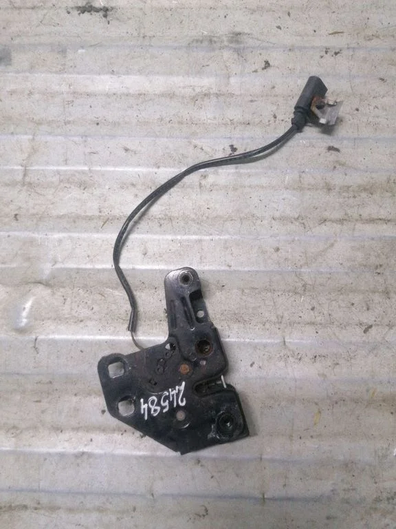 Engine bonnet/hood lock/catch 8E0823509B
