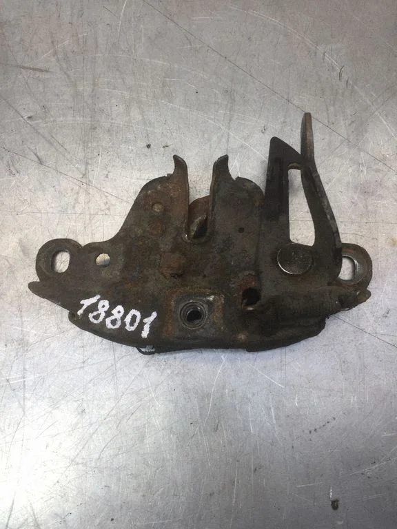 Engine bonnet/hood lock/catch