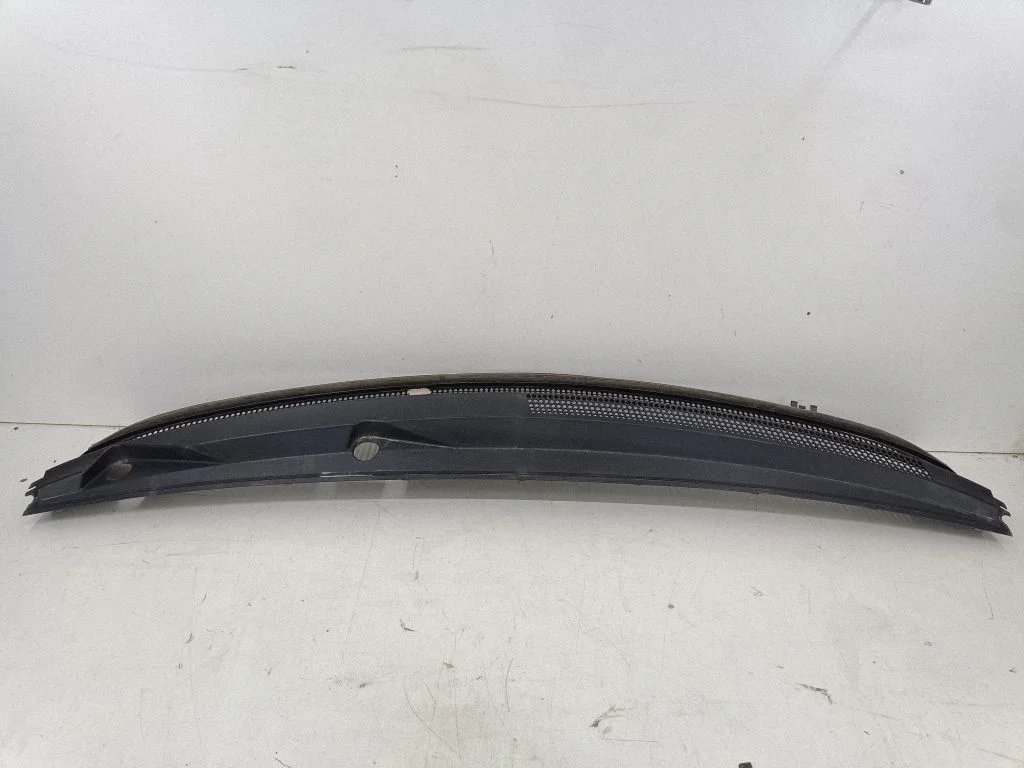 Wiper trim MR7405A131