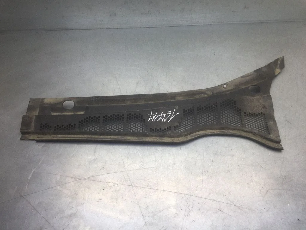 Wiper trim – Volkswagen Polo III 6N 6N2 6NF (1995-2001)