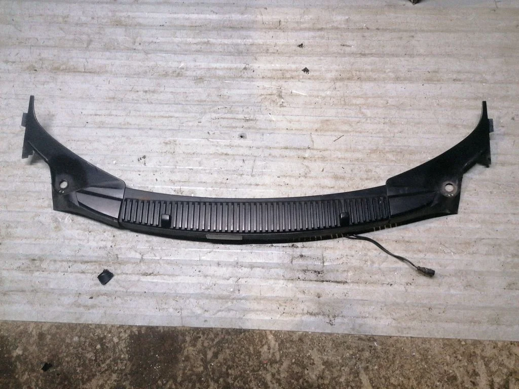 Wiper trim 7M3853185B