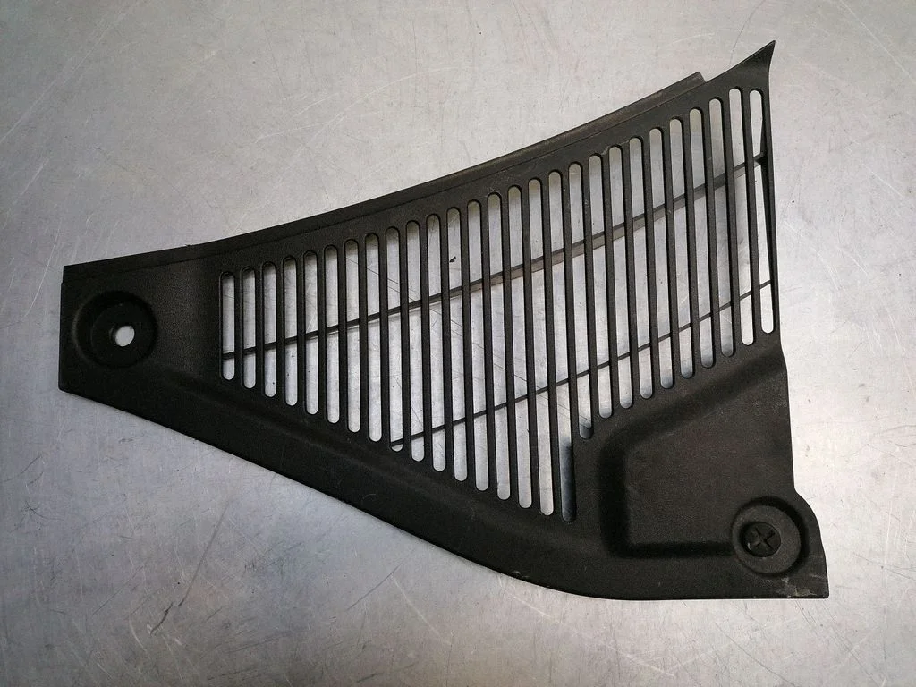 Wiper trim 7L6819730D