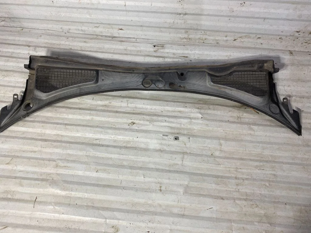 Wiper trim 533032