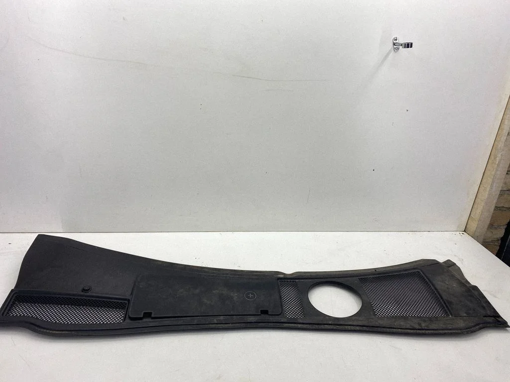 Wiper trim 4B1819417C